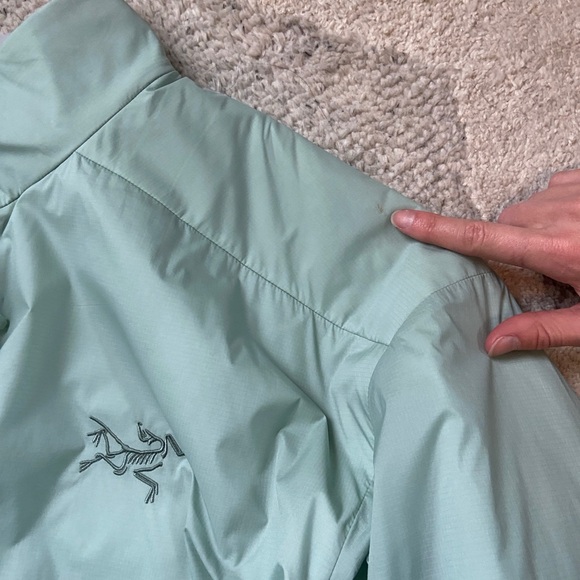 Arc'teryx Men's Mint Green Performance Jacket - Picture 9 of 13